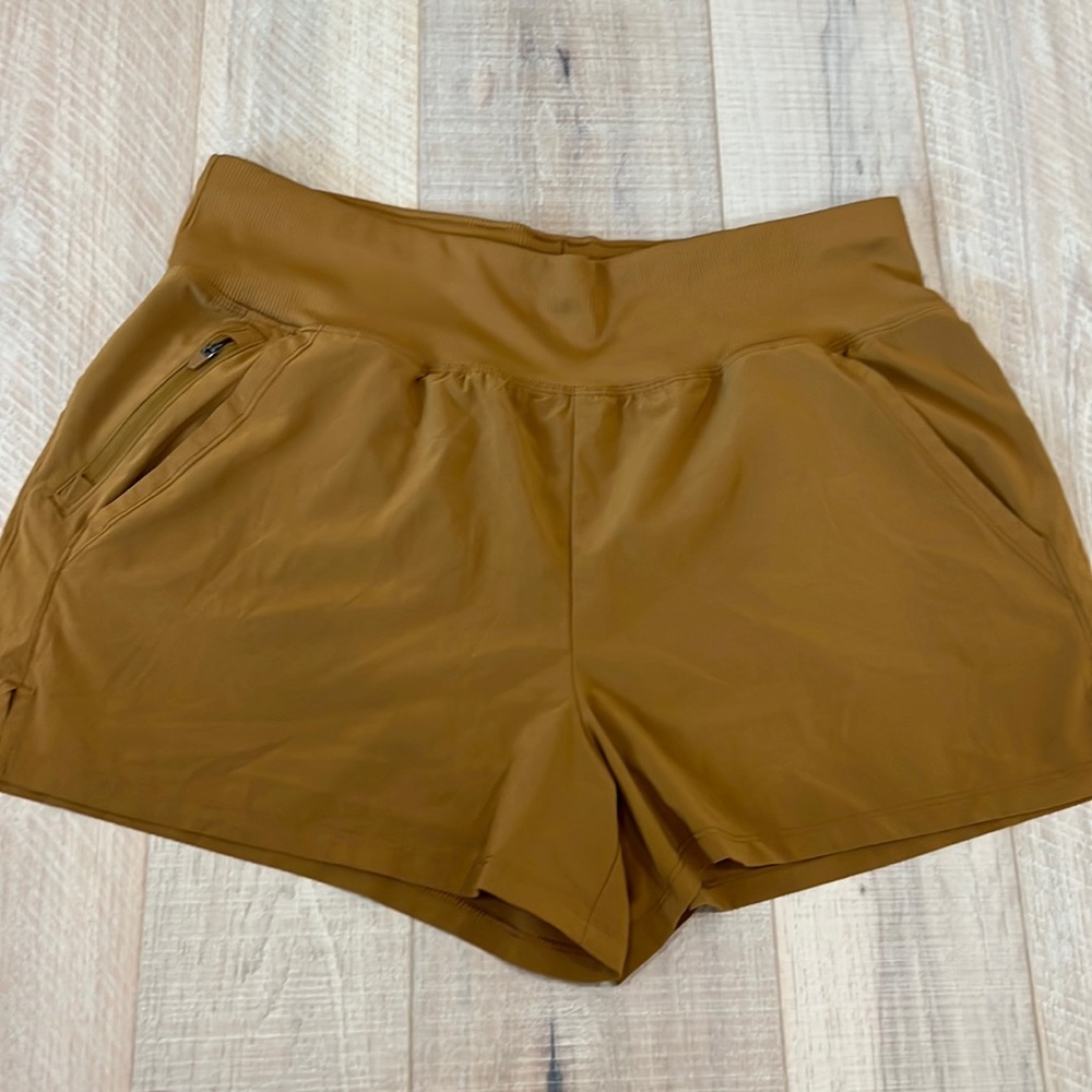 Athletic shorts
